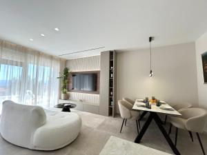 Apartment Petar with pool and sea view