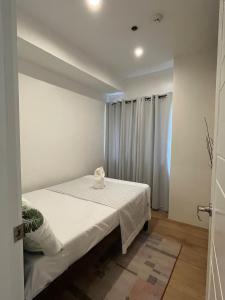 2BR Condo in Ecoland Minutes to SM City