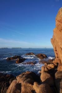 Appartements Beautiful apartment with sea and garden view : photos des chambres