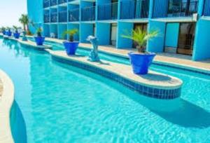 WINTER RATES! Modern yet Classy Oceanfront Suite in Landmark! 227