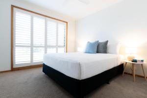 Bright and Beautiful Near the Gorge with Parking