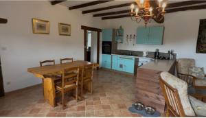 Maisons de vacances The Burrow, Oradour ST Genest : photos des chambres