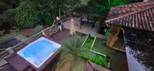 Chalé Familiar com Jacuzzi e Piscina