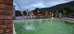 Chalé Familiar com Jacuzzi e Piscina