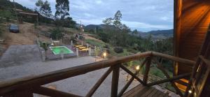 Chalé Familiar com Jacuzzi e Piscina