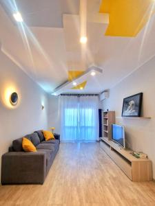 Terrace between Rome and the sea