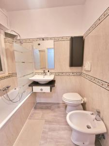 Terrace between Rome and the sea