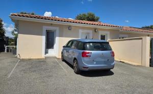 Maisons de vacances Un air de provence avec piscine disponible seulement en fin de journee - A 5min de l-A7 et A9 : photos des chambres