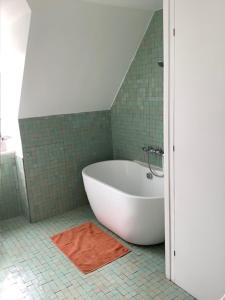 Beautiful flat, 30 min away from central London