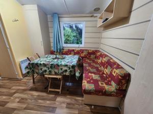 Campings Charmant Mobil Home 6 personnes avec clim reversible : photos des chambres