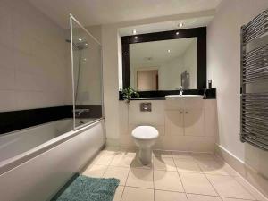 Compact 2 Bed Good Transport Links