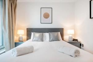 Central 2 bed with Large Terrace