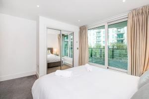 Central 2 bed with Large Terrace