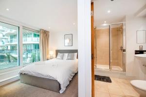 Central 2 bed with Large Terrace