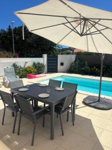 Maisons de vacances Villa contemporaine a 2 pas de la mer avec piscine privee : Maison 3 Chambres