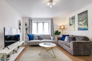 Sharp Close 4 Bedroom, 2 Bathroom in Aylesbury