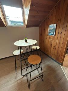 Appartements Au pied du chateau T3 : photos des chambres