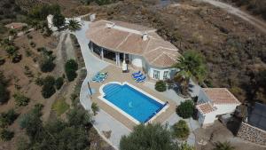Villa Camakini with heated pool and sea View