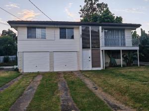 Three-bedroom house with pool & yard