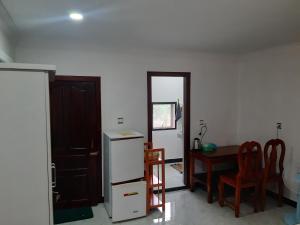 Ban Sokluy AC apartment 5 1-2pax including kitchen