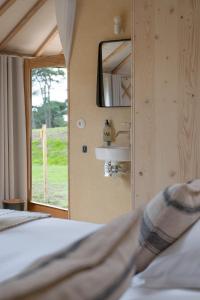 Hotels DOMAINE LE MEZO : Tente
