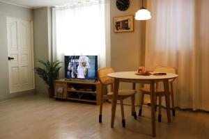 Stay Seoul - Just few steps from Arex Hongdae stn exit 6