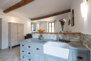 "Le Cream" by EnjoyNice, Old Nice, quiet