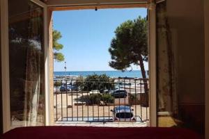 Cap Corse-Santa Severa, grande appartamento vista mare