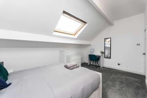 5-Bed Property Near Leeds City Center
