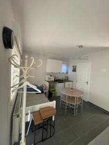 Appartements Studio Renove avec parking et balcon : photos des chambres