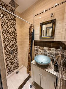 Central Groove - Family, Work, Travel