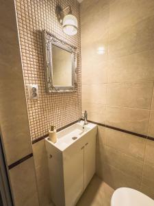 Central Groove - Family, Work, Travel