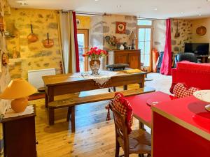Maison de Village au cœur de Laroquebrou