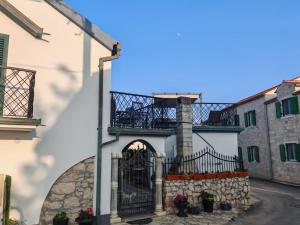 Apartments Liljana Privlaka