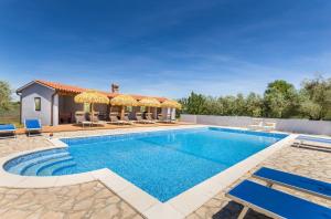 Marceta - Apartments & Rooms with Swimming Pool