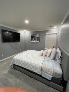 Six Flags Summer Home