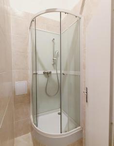Charles bridge, Old town3 Min walk Private Room E