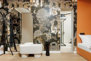 Old Town Capsule: 1-min to Piata Sfatului