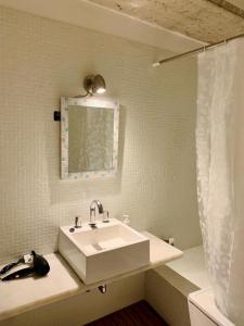 Beautiful apt with garden An oasis in the city