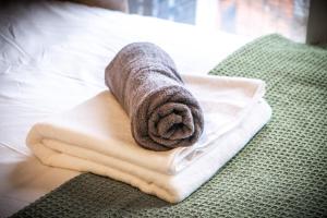 The Asian Zen Suite- Balcony - Netflix and City View