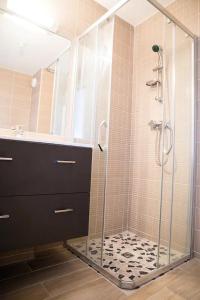 Studio climatisé au calme, mezzanine et balcon