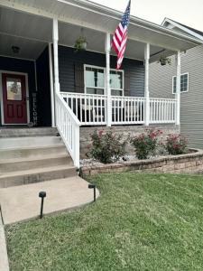 Cozy & Airy Retreat with Lots of Character