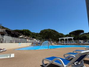 Chalets Chalet plein de charme au calme pres de st tropez : photos des chambres