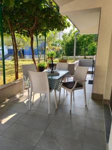 Apartman Tomki - modern, refurbished 2 bedroom apartment - 4 guests