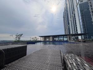 Apartment SeaView, Netflix, HighFloor