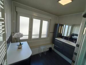 Appartements Grand appartement L-Helice - Vue port- 4 Chambres : photos des chambres