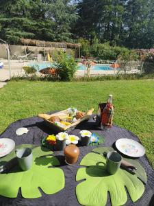 Maisons d'hotes Ile des Plaisirs, Chambres d'Hotes Naturistes avec Petit-Dejeuner Tropical Inclus : photos des chambres