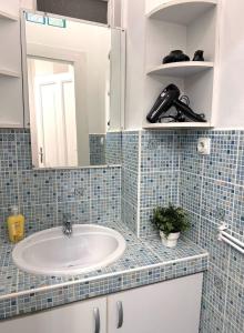 V2 Central Market Apartment