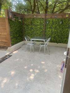 Maisons d'hotes Studio independant proche Aix en Provence avec jacuzzi : photos des chambres