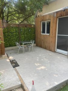 Maisons d'hotes Studio independant proche Aix en Provence avec jacuzzi : photos des chambres